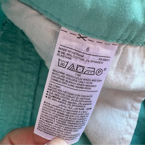 Old Navy Women's Mint Green Shorts Size 6 - Picture 3 of 4